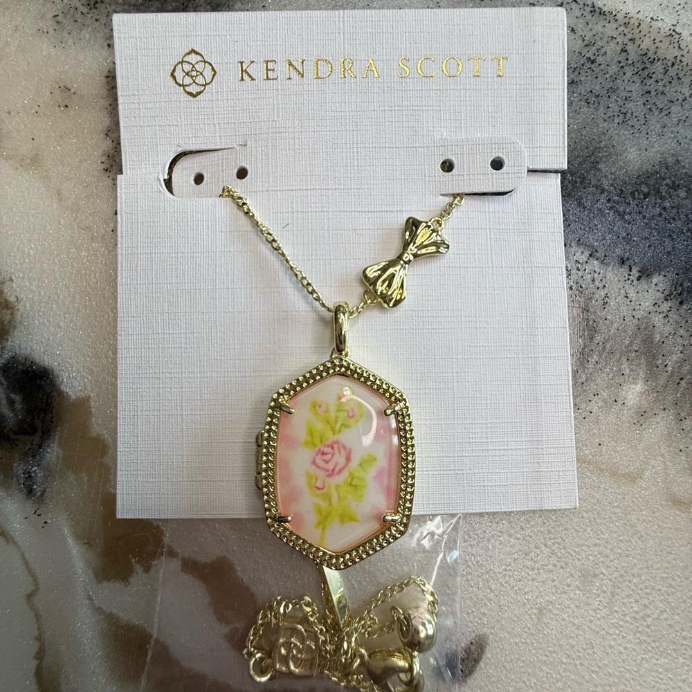 Kendra Scott x LoveShackFancy Pink Floral Locket Necklace NWT Bow Detail